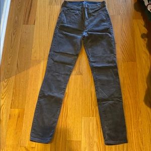 Women’s gap worn once gray velvet/corduroy pants.